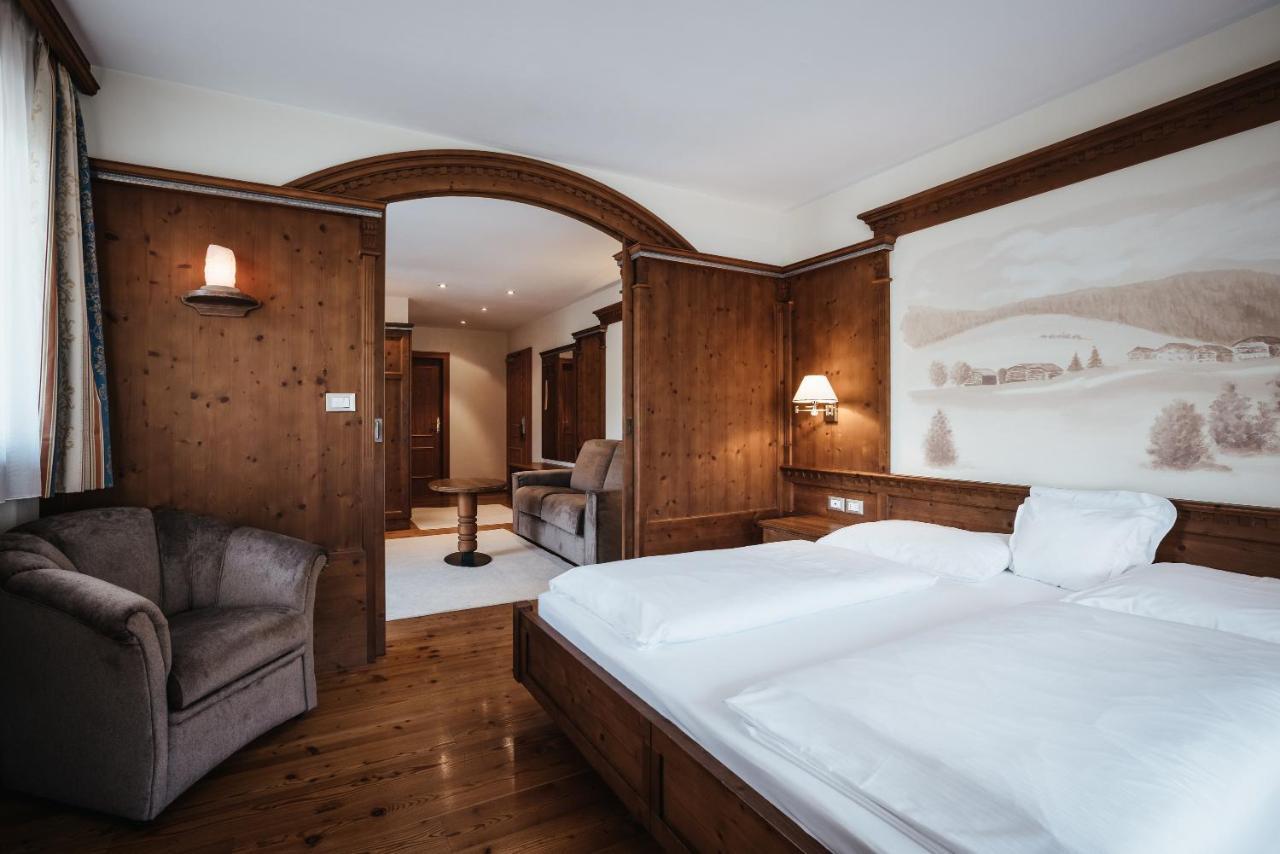 Kristallhotel Corona-Krone サン・ヴィジリオ・ディ・マレッベ エクステリア 写真