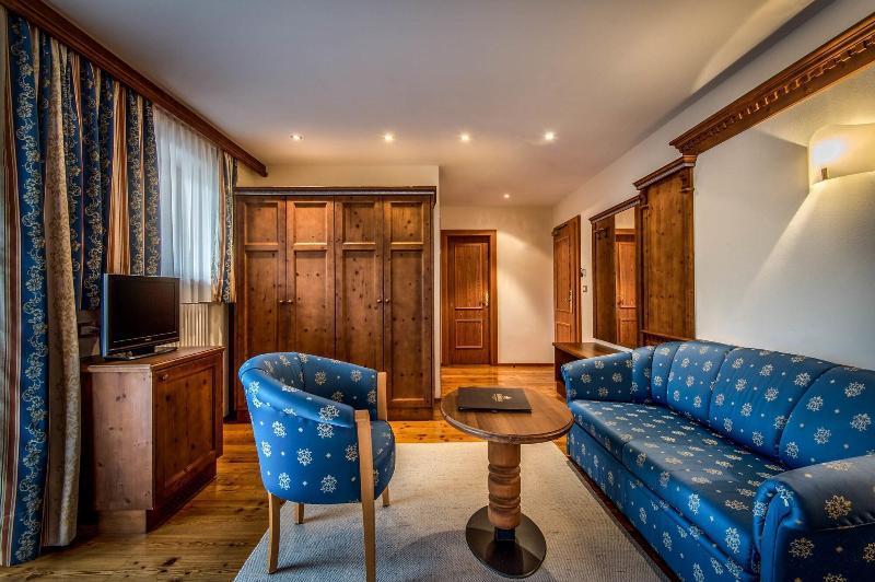 Kristallhotel Corona-Krone サン・ヴィジリオ・ディ・マレッベ エクステリア 写真
