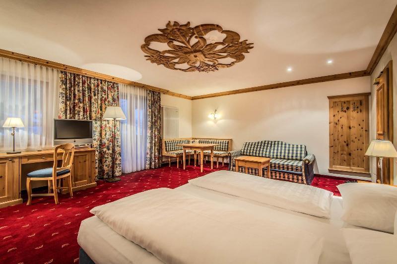 Kristallhotel Corona-Krone サン・ヴィジリオ・ディ・マレッベ エクステリア 写真
