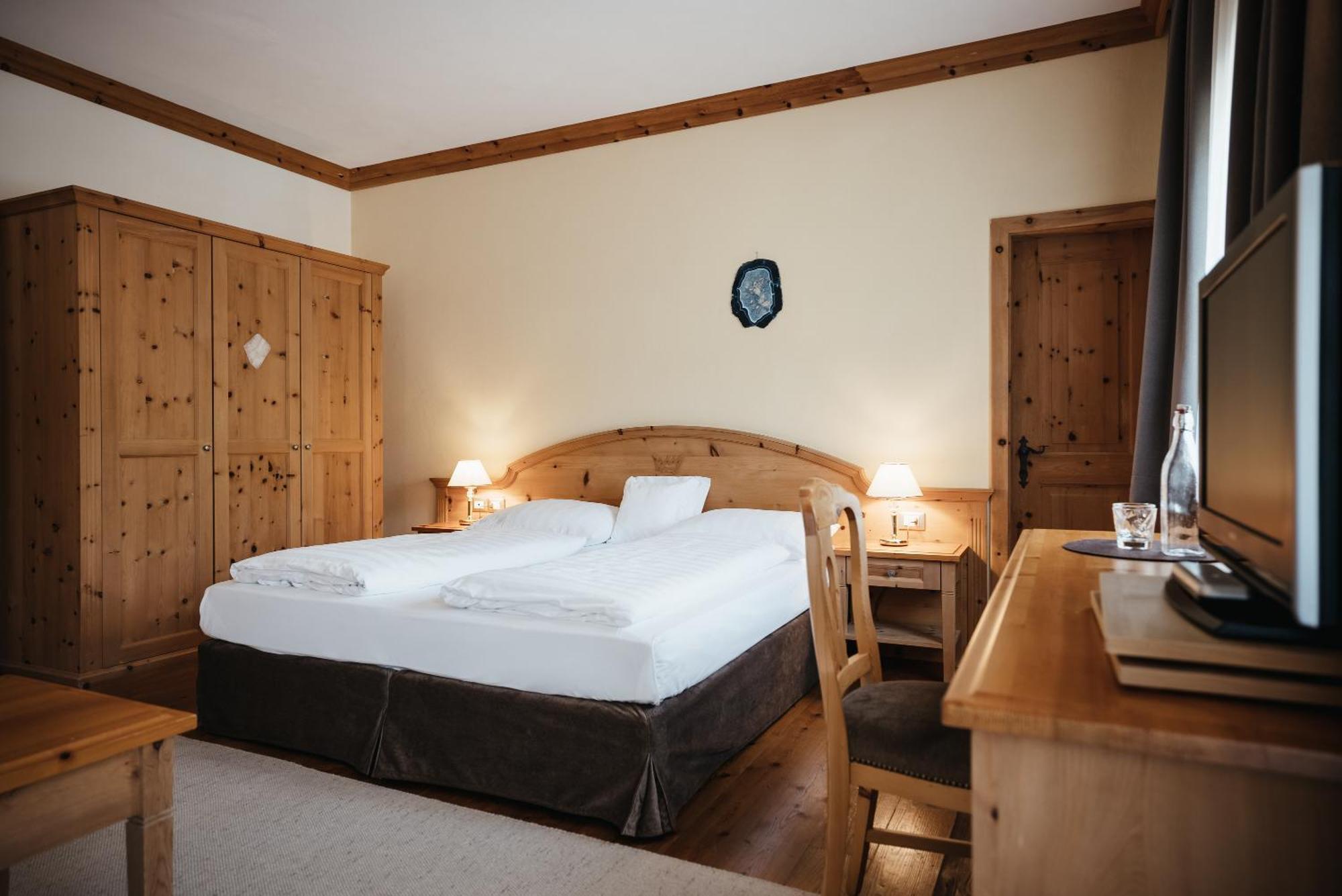 Kristallhotel Corona-Krone サン・ヴィジリオ・ディ・マレッベ エクステリア 写真