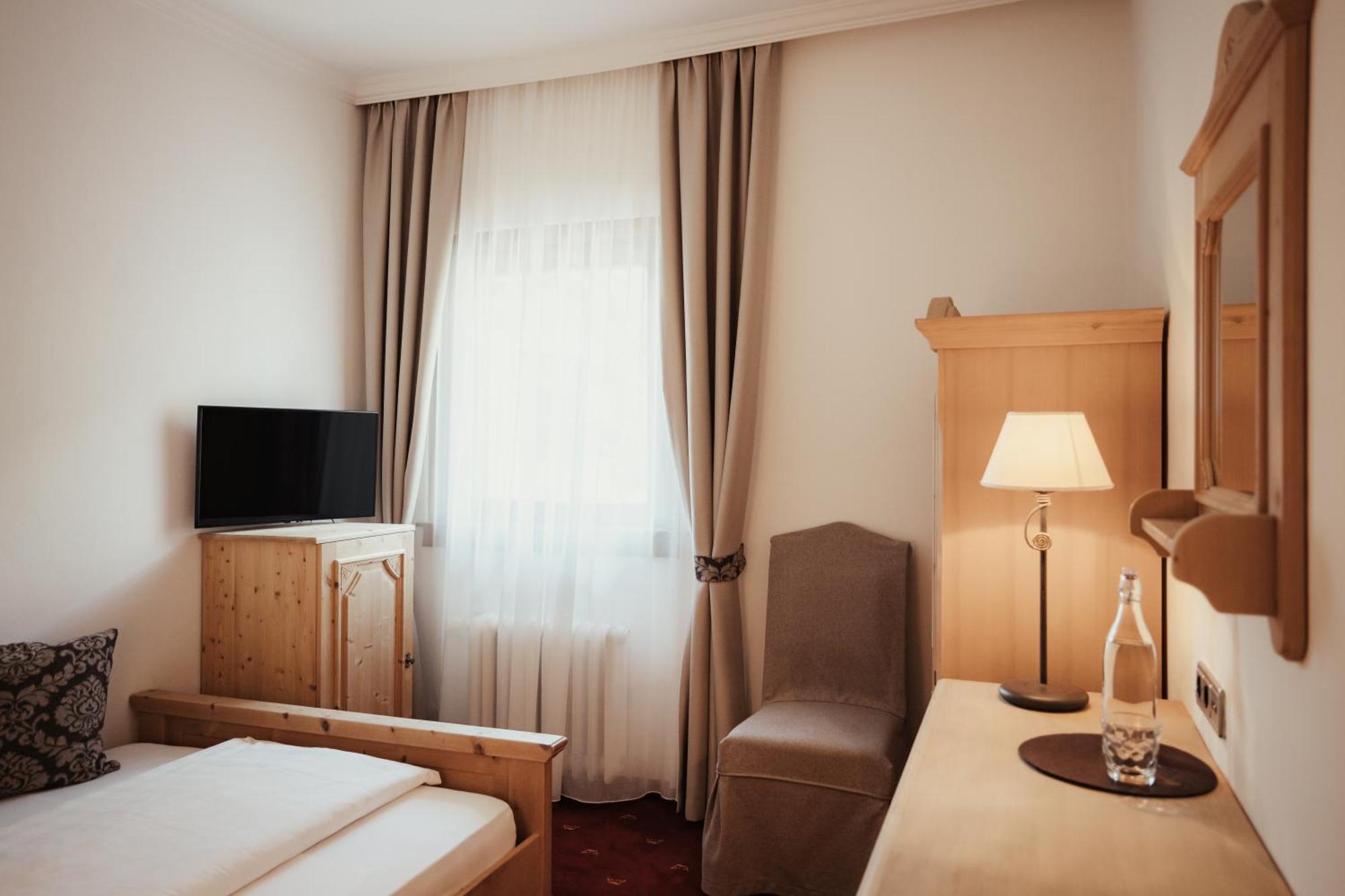 Kristallhotel Corona-Krone サン・ヴィジリオ・ディ・マレッベ エクステリア 写真