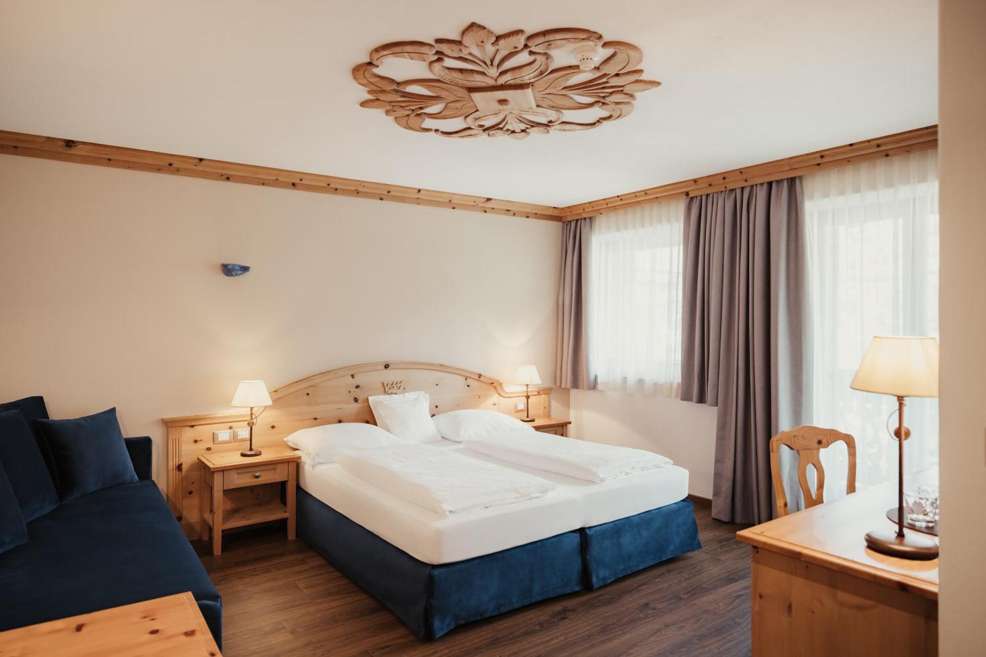 Kristallhotel Corona-Krone サン・ヴィジリオ・ディ・マレッベ エクステリア 写真