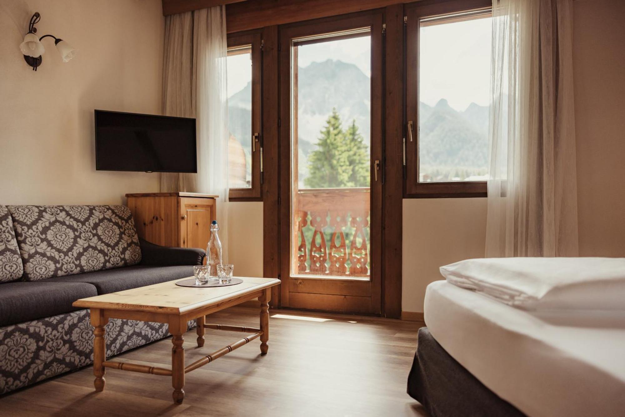Kristallhotel Corona-Krone サン・ヴィジリオ・ディ・マレッベ エクステリア 写真